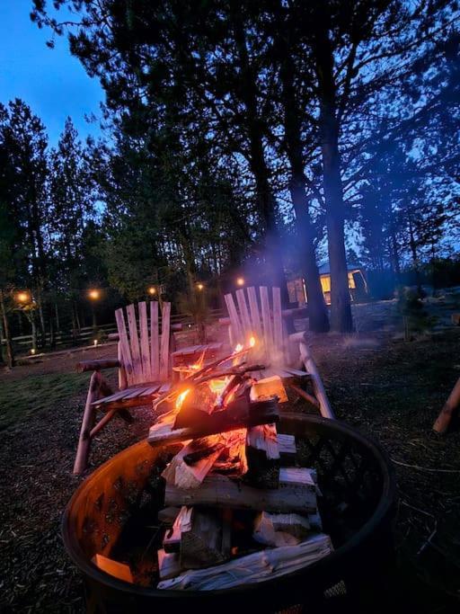 Beautiful Riverfront Near Mt Bachelor With Hot Tub Бенд Екстер'єр фото