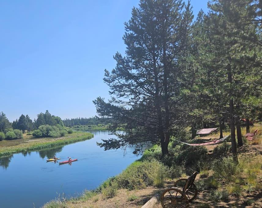 Beautiful Riverfront Near Mt Bachelor With Hot Tub Бенд Екстер'єр фото